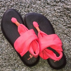 Sanuk size 6 Like new condition